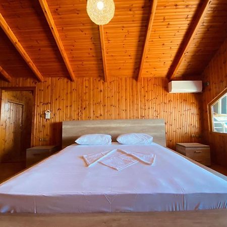 Wild Villa Apartments Sarandë Dış mekan fotoğraf